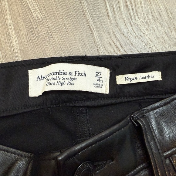 Abercrombie & Fitch Ankle Straight Ultra High Rise Vegan Leather Pants Size 4xs - Picture 6 of 10